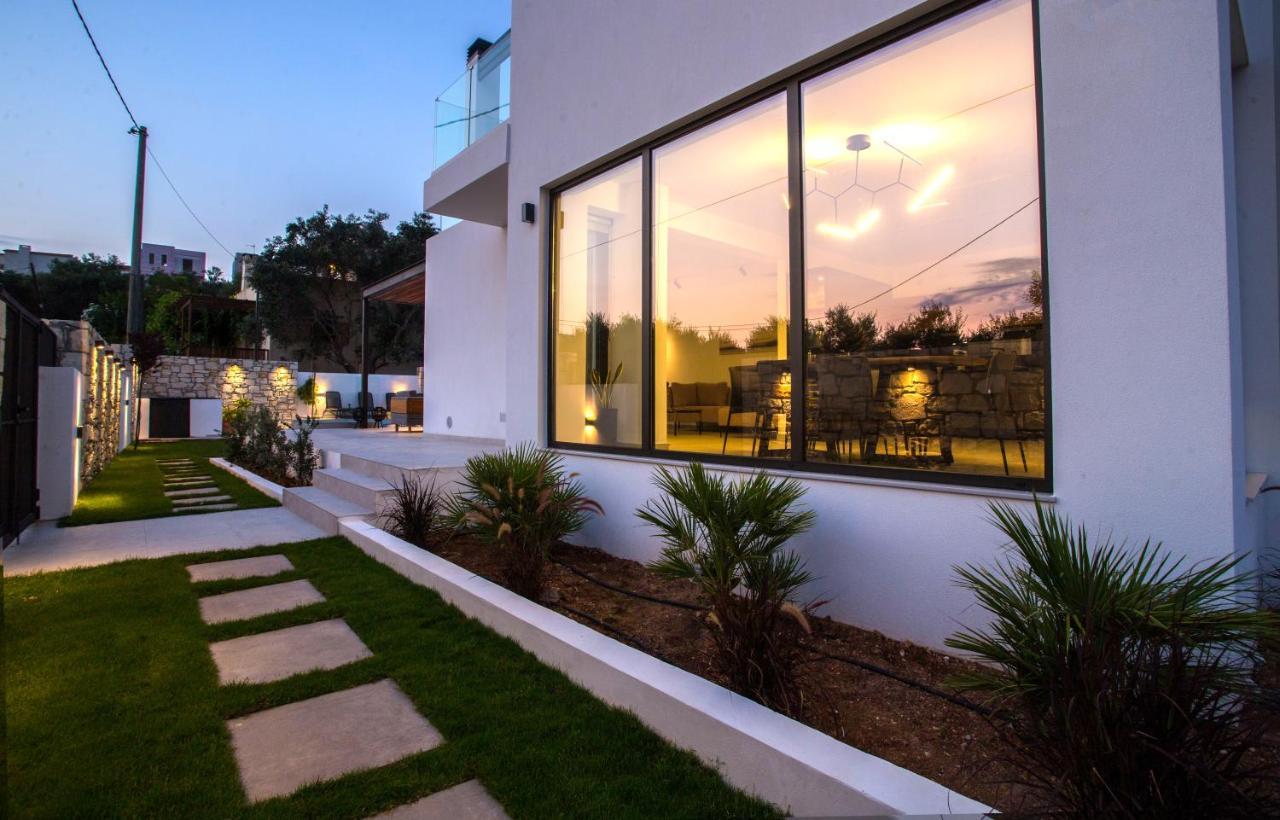 Avrilia Seaside Villa Heated Pool 알미리다 외부 사진