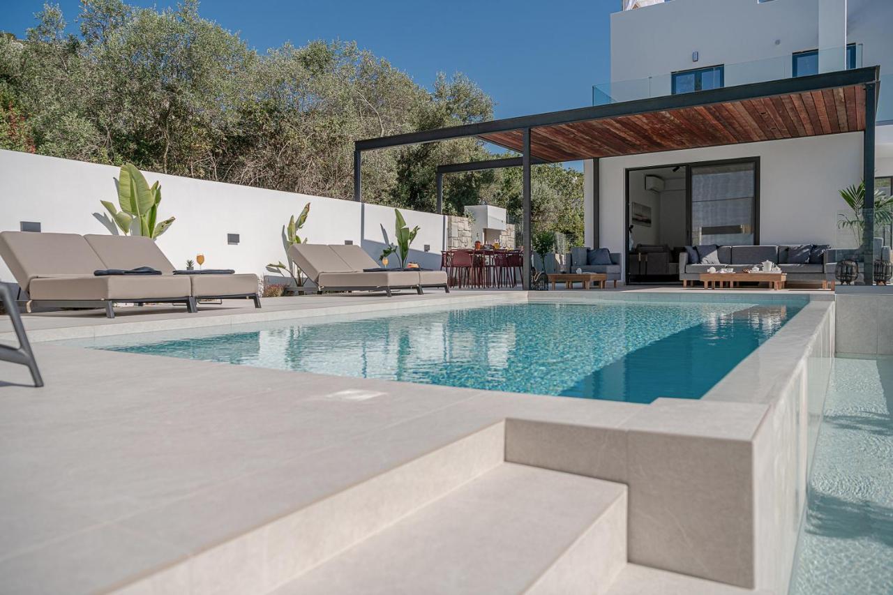 Avrilia Seaside Villa Heated Pool 알미리다 외부 사진