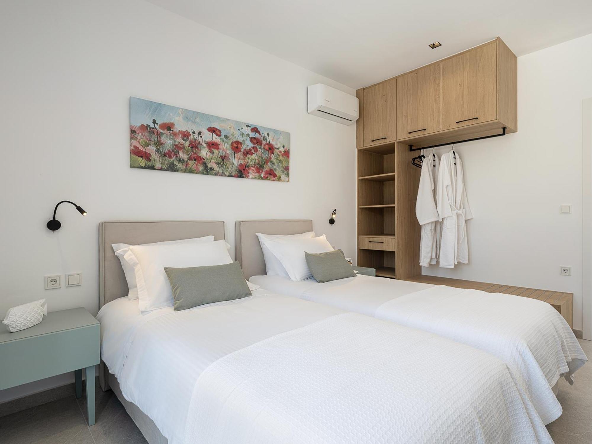 Avrilia Seaside Villa Heated Pool 알미리다 외부 사진